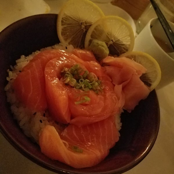 8/31/2018 tarihinde Mahendra Y.ziyaretçi tarafından Friends Sushi'de çekilen fotoğraf
