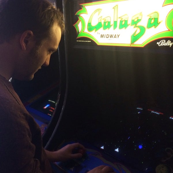 4/26/2014にKaren B.がHigh Scores Arcadeで撮った写真