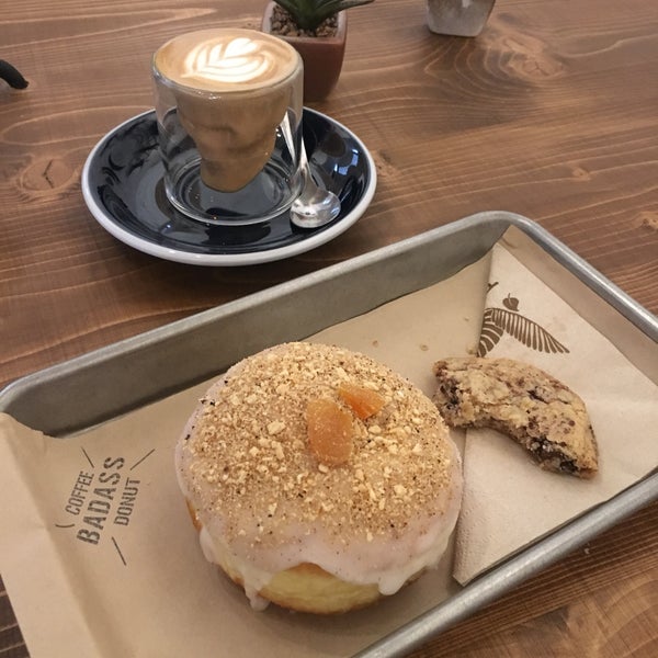 2/15/2019 tarihinde Ági D.ziyaretçi tarafından Badass Coffee &amp; Donut'de çekilen fotoğraf