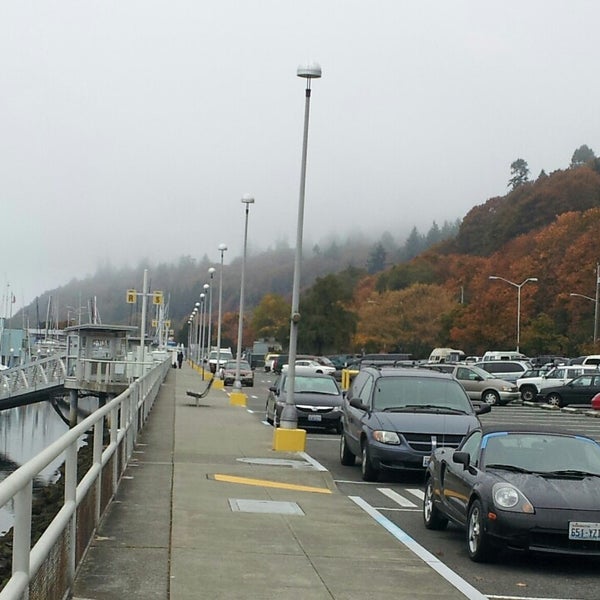 10/19/2013 tarihinde Zach K.ziyaretçi tarafından Seattle Sailing Club'de çekilen fotoğraf