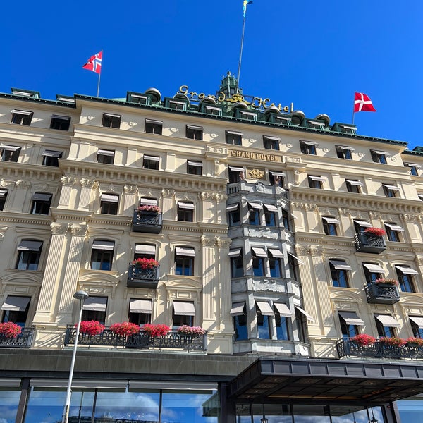 Foto diambil di Grand Hôtel Stockholm oleh Steven A. pada 9/5/2022
