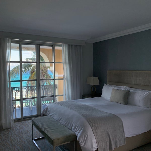 Foto tirada no(a) Grand Hotel Cancún managed by Kempinski. por Steven A. em 12/3/2021
