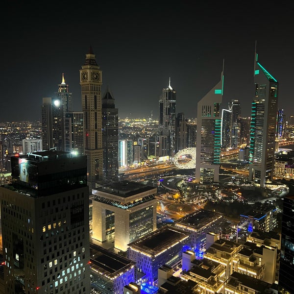 Das Foto wurde bei Waldorf Astoria Dubai International Financial Centre von Steven A. am 12/10/2023 aufgenommen
