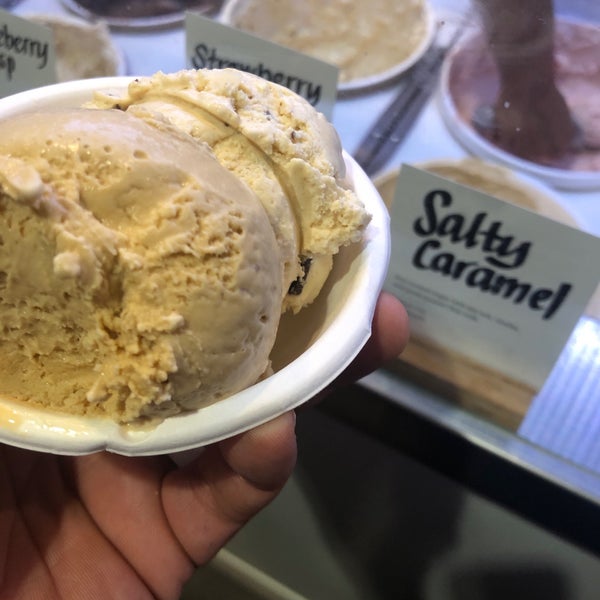 6/5/2019 tarihinde R J.ziyaretçi tarafından Jeni&#39;s Splendid Ice Creams'de çekilen fotoğraf