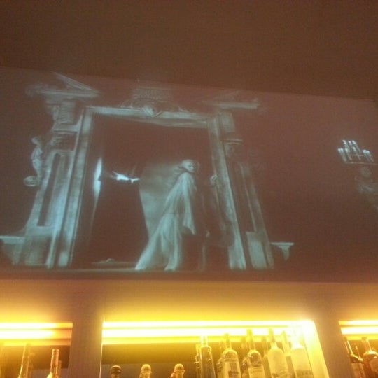 Foto diambil di Le Midi Bar &amp; Restaurant oleh Jessica M. pada 2/12/2013