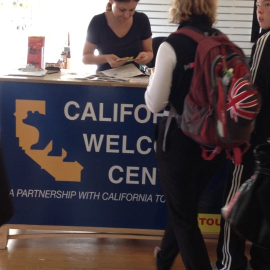 Foto tomada en California Welcome Center  por Kenneth I. el 10/6/2012
