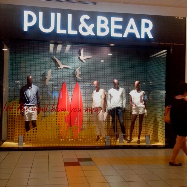 Pull and bear one utama