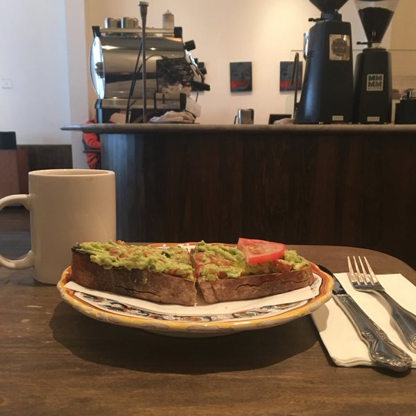 3/4/2017 tarihinde Brittany T.ziyaretçi tarafından Whynot Coffee'de çekilen fotoğraf