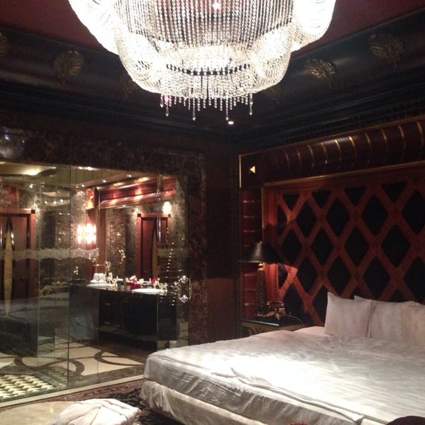 Foto tomada en Royal Casino SPA &amp; Hotel Resort  por Victoria S. el 6/13/2014