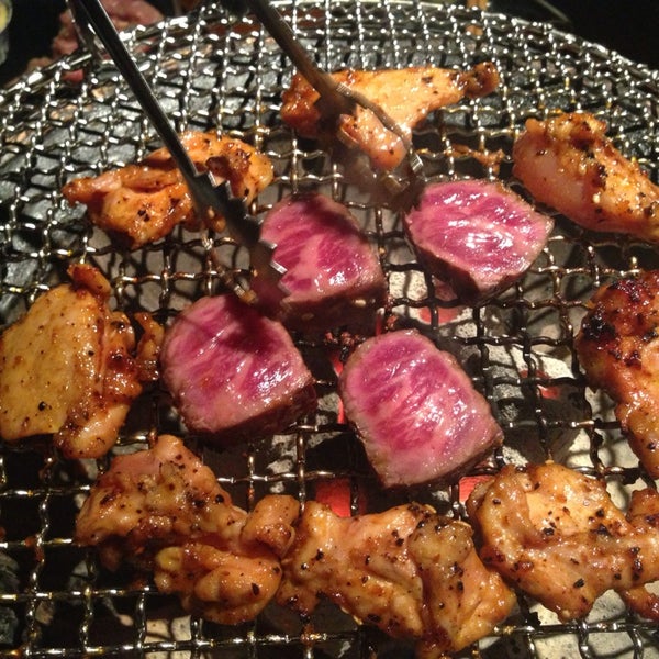 รูปภาพถ่ายที่ Yaku Japonské BBQ โดย Martin F. เมื่อ 6/11/2013