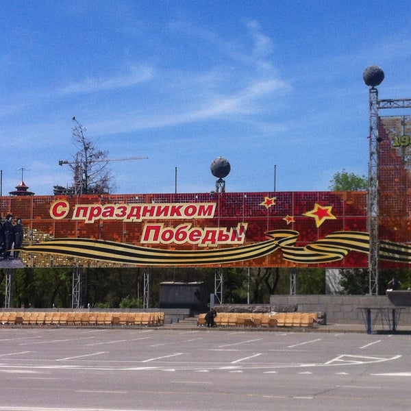 Площадь павших борцов 1. Площадь павших борцов 1