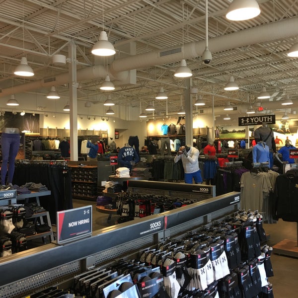 Under Armour - Clothing Store