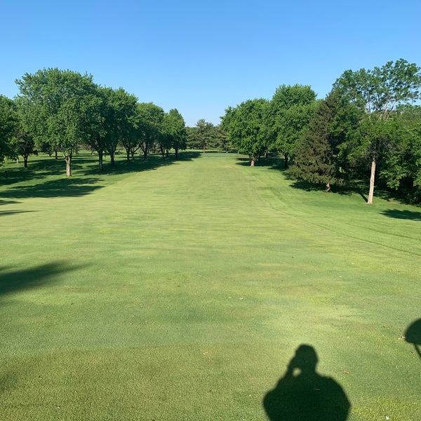 Photo taken at Saint Cloud Country Club by Ken S. on 6/10/2019
