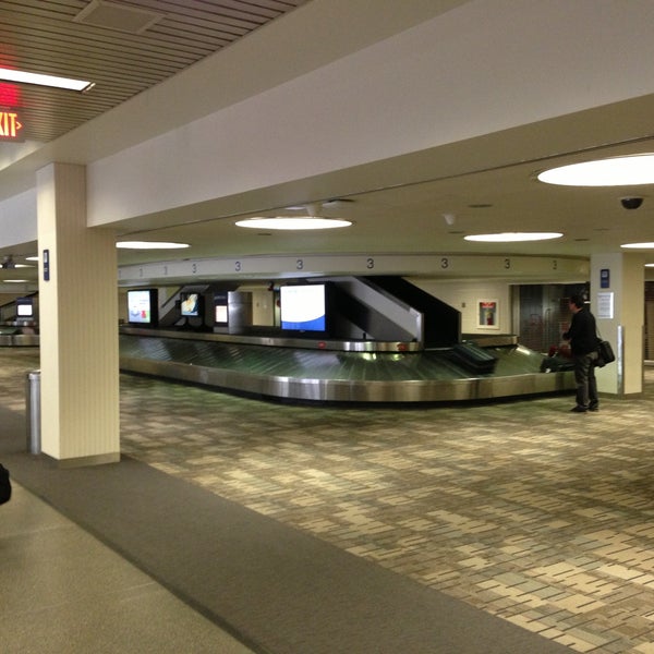 Foto tirada no(a) Aeroporto Internacional de Mineápolis-Saint Paul (MSP) por Ken S. em 5/6/2013