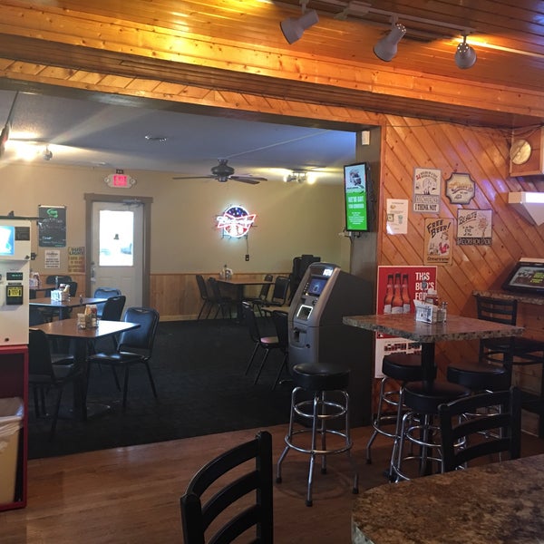 Jiggers Bar and Grill Bar in Milaca