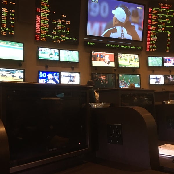 Photo taken at Race &amp; Sports Book by Ken S. on 12/20/2015