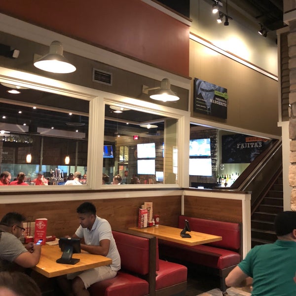 Photo taken at Chili&#39;s Grill &amp; Bar by Ken S. on 9/8/2018