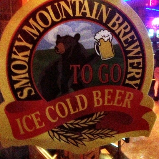 Foto tirada no(a) Smoky Mountain Brewery por Keith W. em 11/4/2012