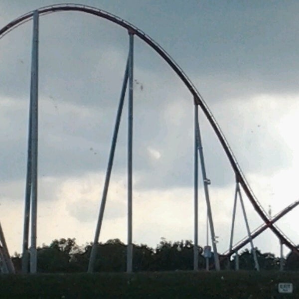 Carowinds Parking Lot Parking in Charlotte
