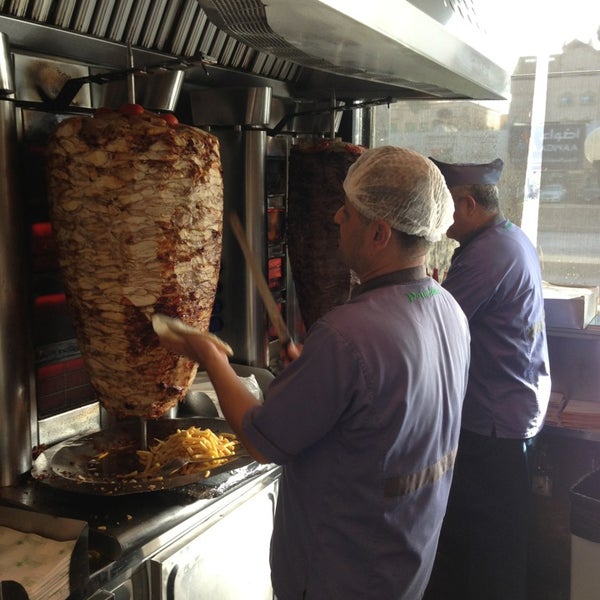 Palm Beach Restaurant مطعم شاطئ النخيل الفيصلية Al Madinah Rd