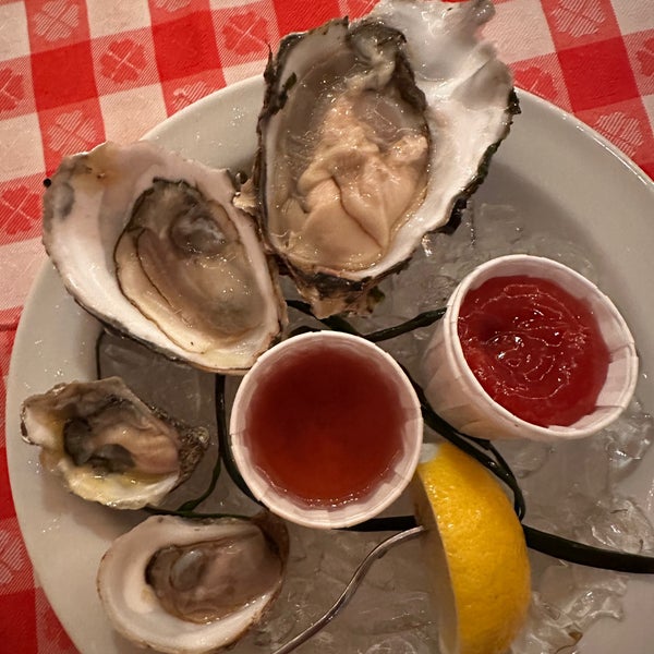 Photo taken at Grand Central Oyster Bar by Vonatron L. on 7/27/2023