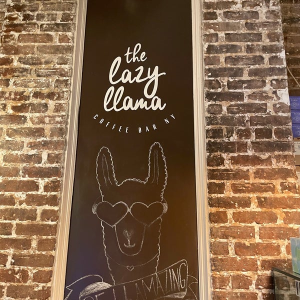 Das Foto wurde bei The Lazy Llama Coffee Bar von Chip T. am 12/12/2021 aufgenommen