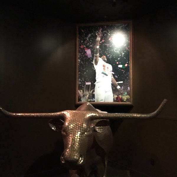 Photo taken at Vince Young Steakhouse by A.D. on 8/23/2017