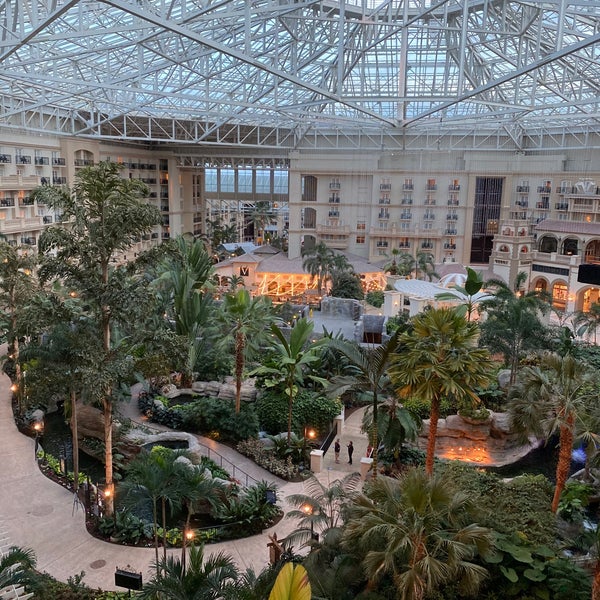 Photo taken at Gaylord Palms Resort &amp; Convention Center by Leah J. on 6/3/2021
