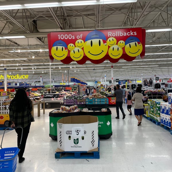Walmart Brampton'da Hipermarket