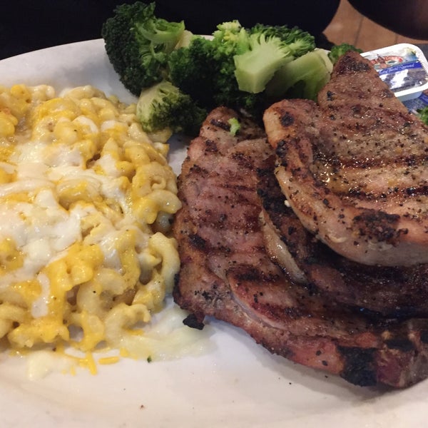 Starter's Bar & Grill Fairlane Town Center 15 tips from 788 visitors