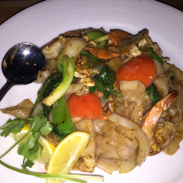 Photo taken at SEA: The Thai Experience at Bally&#39;s by Crusty R. on 2/18/2015