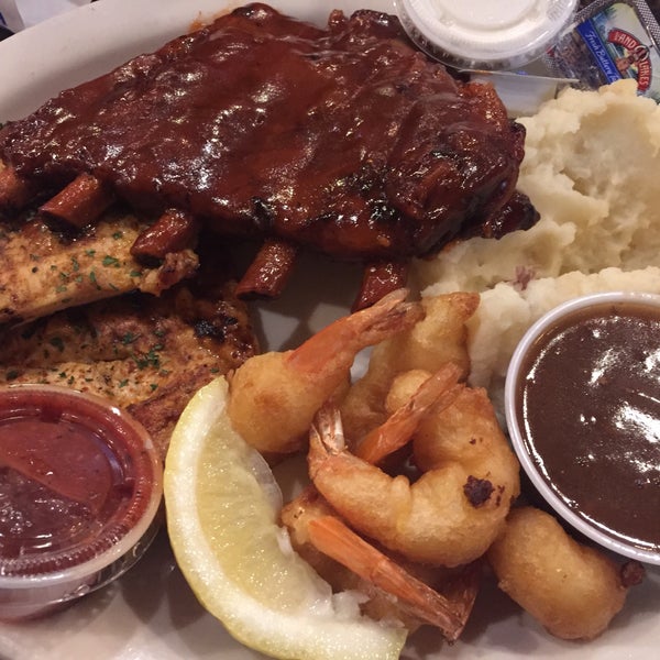 Starter's Bar & Grill Fairlane Town Center 15 tips from 788 visitors