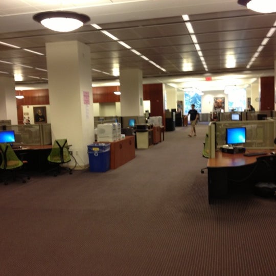 Earl Gregg Swem Library 400 Landrum Dr