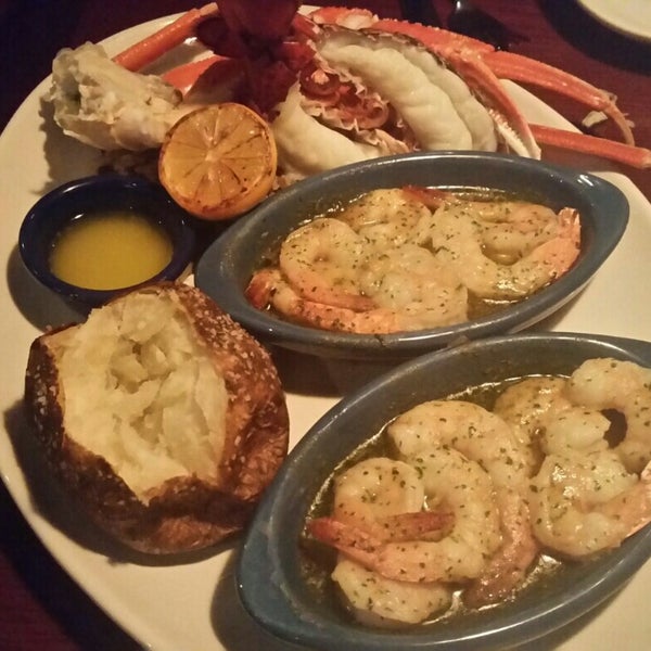 Photo taken at Red Lobster by Debi L. on 3/7/2016