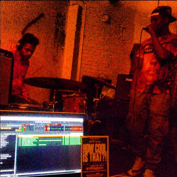 Foto diambil di The Sweatshop Rehearsal &amp; Recording Studios oleh DJCASPERNYC .. pada 5/23/2013