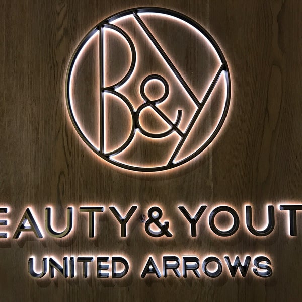 Beauty Youth United Arrows Clothing Store In 横浜市