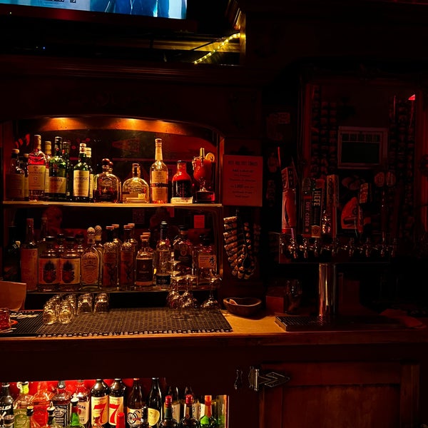 Foto diambil di St. Mary&#39;s Pub oleh Mervyn S. pada 9/23/2022