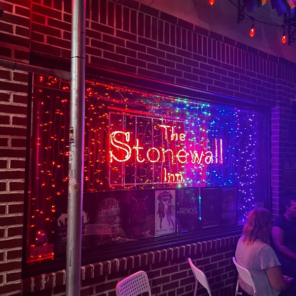 Foto tirada no(a) Stonewall Inn por Mervyn S. em 7/22/2022