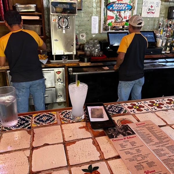 10/21/2022 tarihinde Mervyn S.ziyaretçi tarafından Güero&#39;s Taco Bar'de çekilen fotoğraf