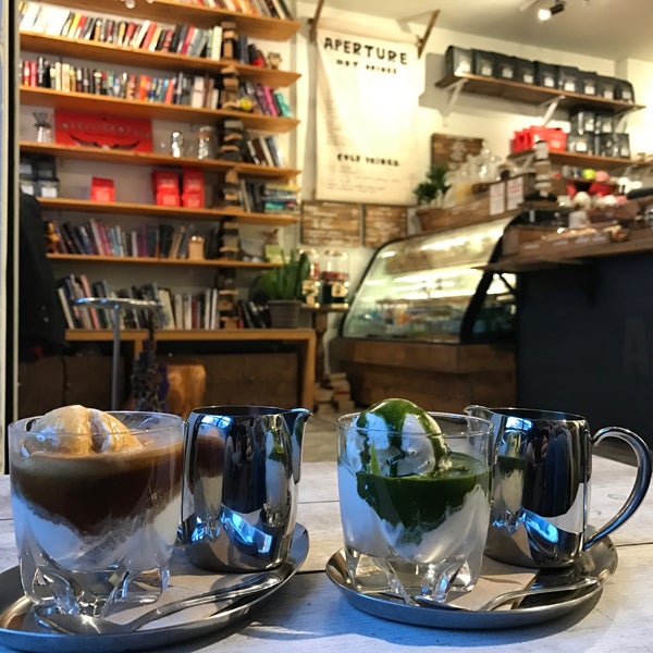 3/19/2017 tarihinde Minwoo K.ziyaretçi tarafından Aperture Coffee Bar'de çekilen fotoğraf