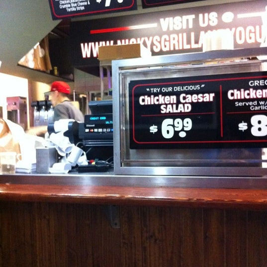 10/19/2012にLoco Cubana C.がNicky&#39;s Grill and Yogurt Oasisで撮った写真