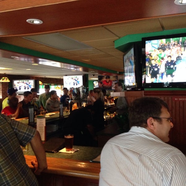 6/12/2014 tarihinde Rayyan M.ziyaretçi tarafından Summers Grill Restaurant &amp; Sports Bar'de çekilen fotoğraf