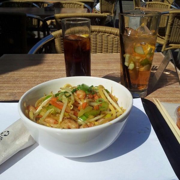 Curry delight!  Zalig met een appelcitroen drankje in het zonnetje te genieten van het mooie weer!. :D