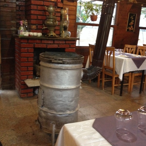 Das Foto wurde bei Demircan Restoran von Eyüp Ü. am 1/16/2014 aufgenommen