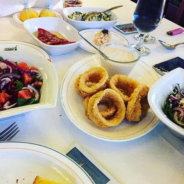 Das Foto wurde bei Sofram Balık Restaurant von Mrv E. am 11/1/2015 aufgenommen