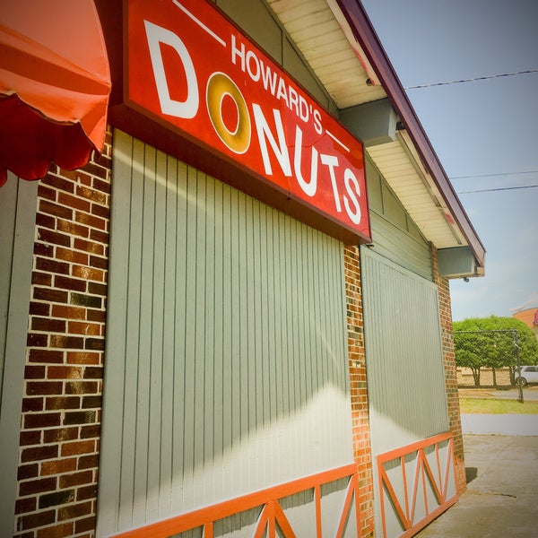Howard's Donuts 4347 Summer Avenue