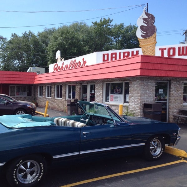 Photo taken at Schaller&#39;s Drive-In by Rob S. on 6/17/2013