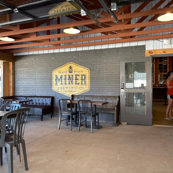 รูปภาพถ่ายที่ Miner Brewing Company โดย Scott K. เมื่อ 6/3/2021