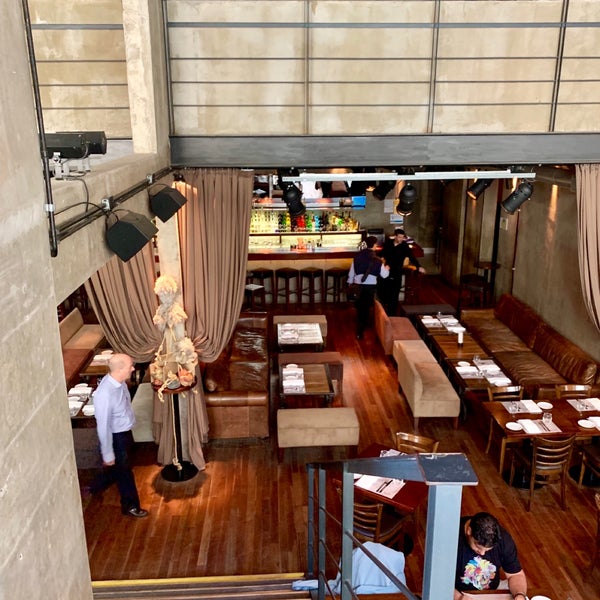 Foto diambil di BASA - Basement Bar &amp; Restaurant oleh Eduardo C. pada 8/28/2019