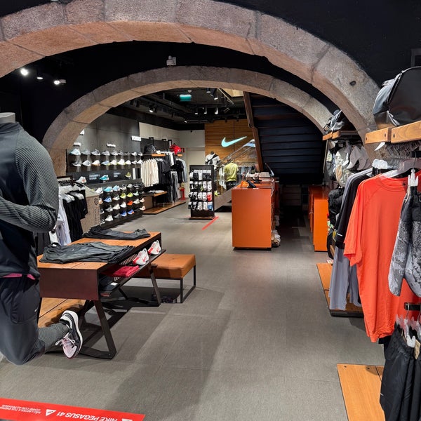 Nike Store Chiado Centro Historico 620 ziyaretcidan 6 tavsiye da foto raflar